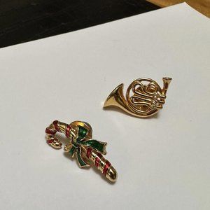 Lot Of 2 Signed Avon Brooch Tack Lapel Pin Gold Tone - Candy Cane / French Horn
